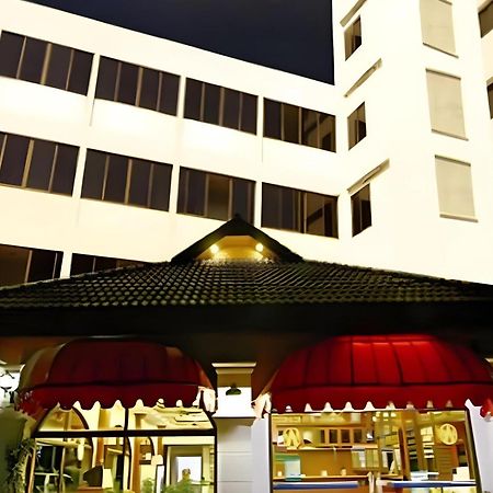 Super Oyo 1096 Winner Inn Hotel Chiang Mai Luaran gambar