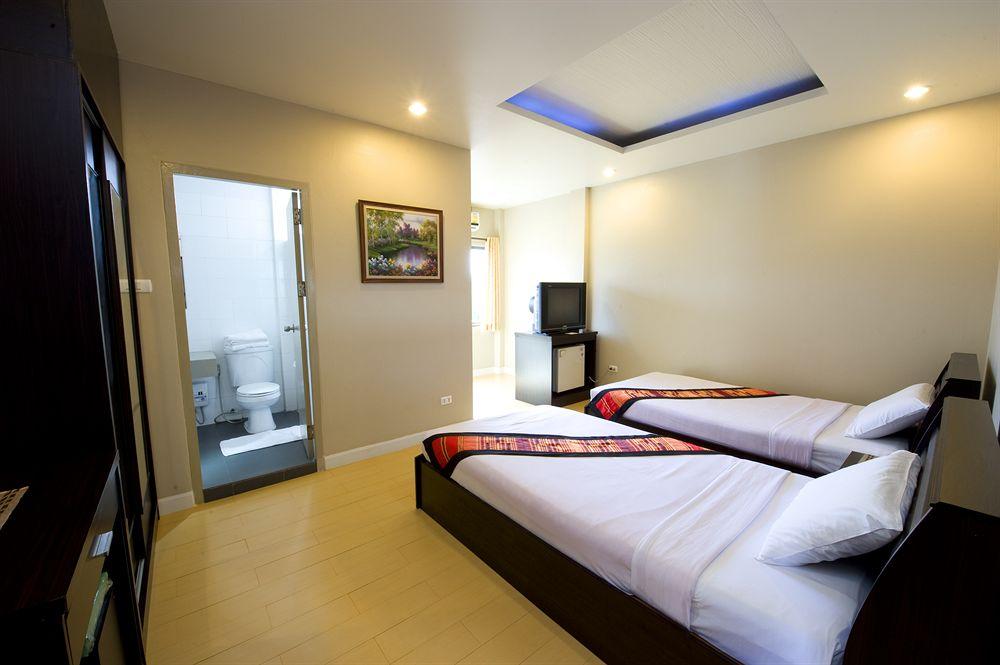 Super Oyo 1096 Winner Inn Hotel Chiang Mai Luaran gambar