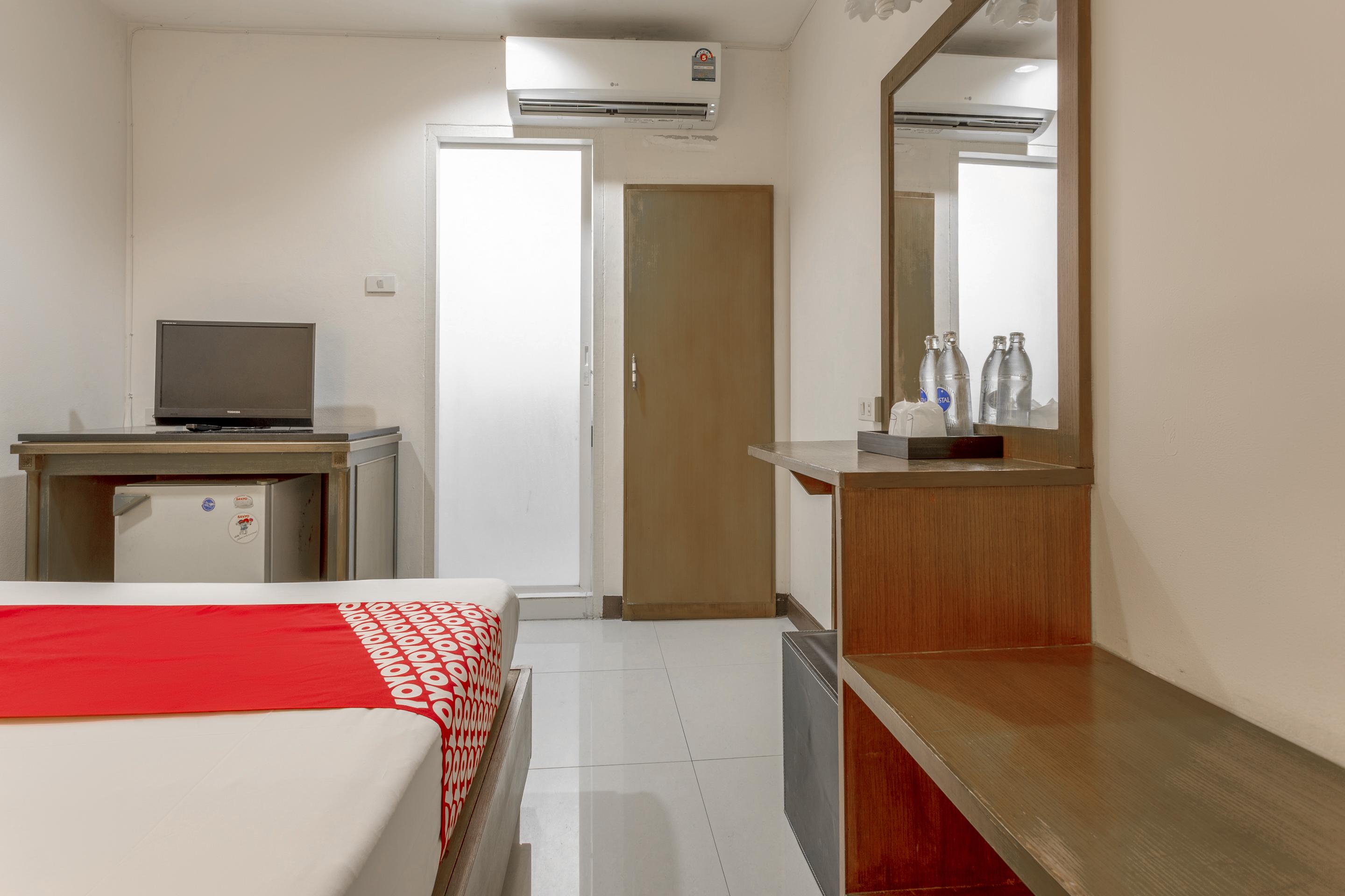 Super Oyo 1096 Winner Inn Hotel Chiang Mai Luaran gambar