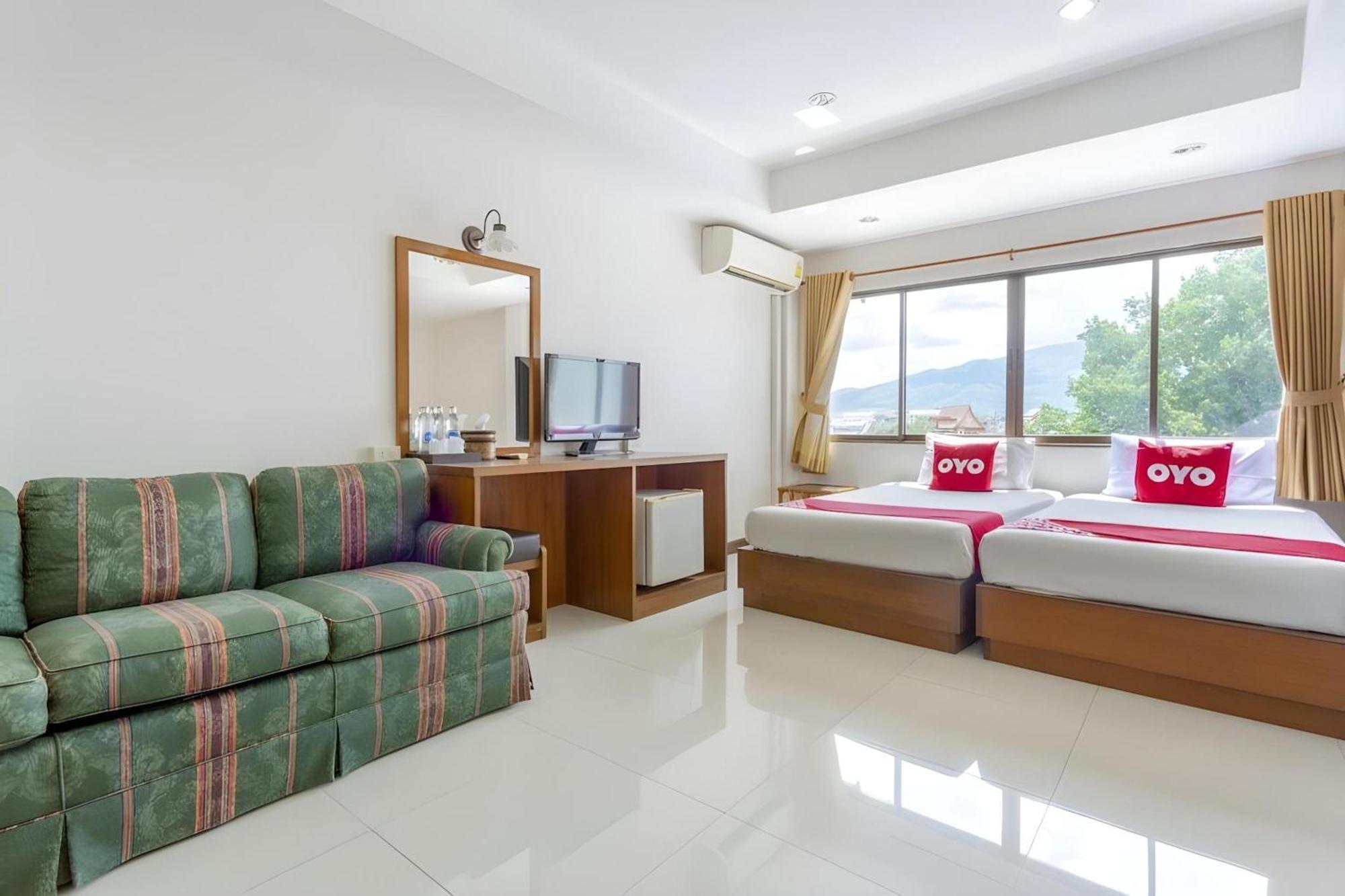 Super Oyo 1096 Winner Inn Hotel Chiang Mai Luaran gambar