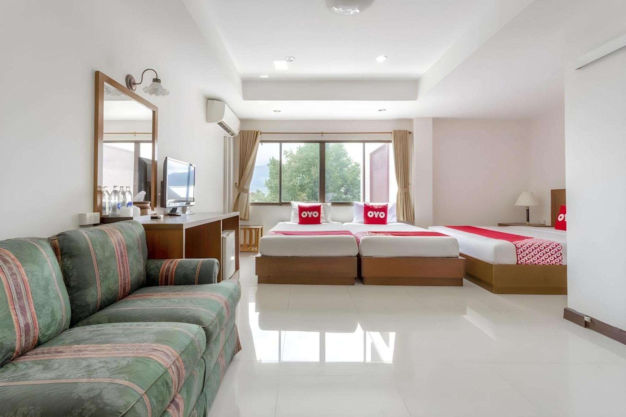Super Oyo 1096 Winner Inn Hotel Chiang Mai Luaran gambar