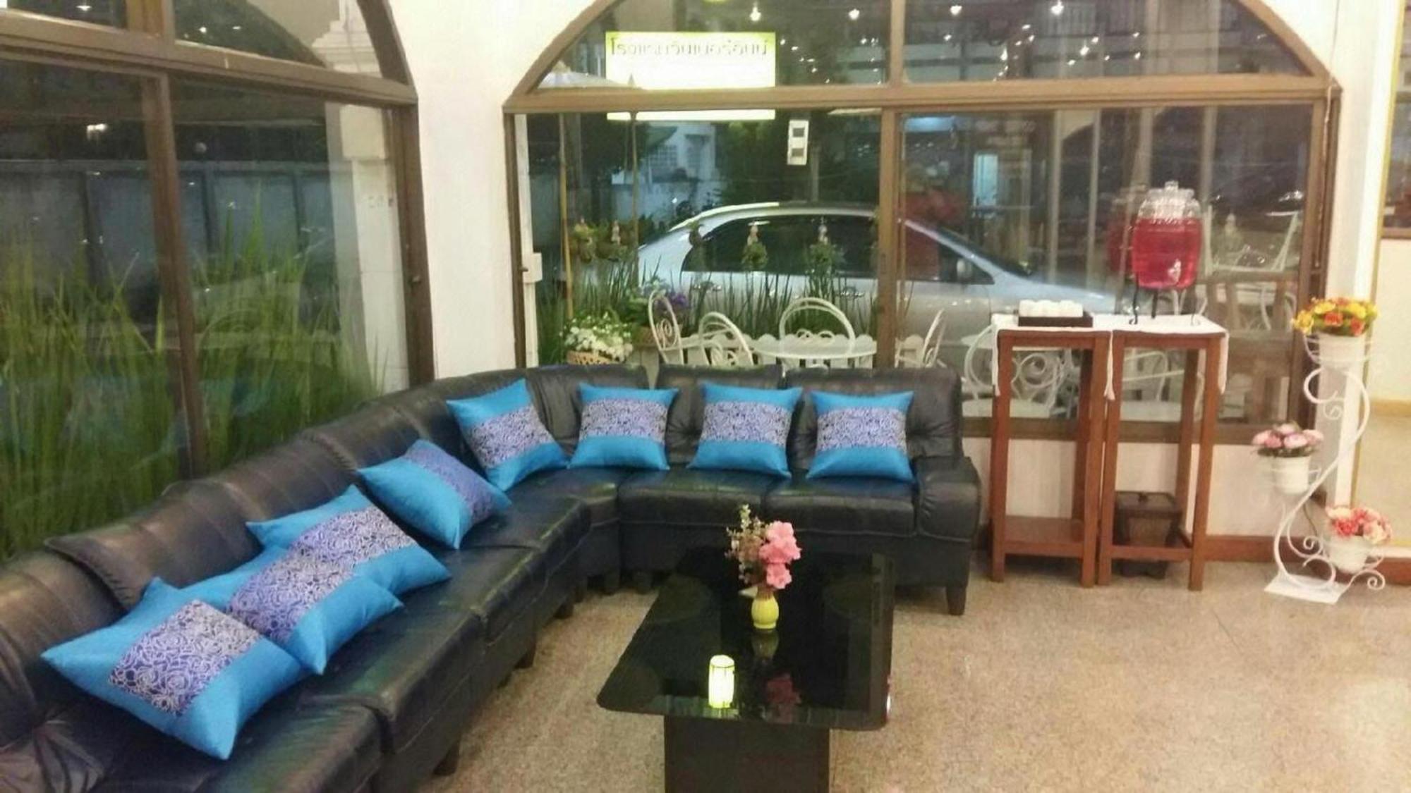 Super Oyo 1096 Winner Inn Hotel Chiang Mai Luaran gambar