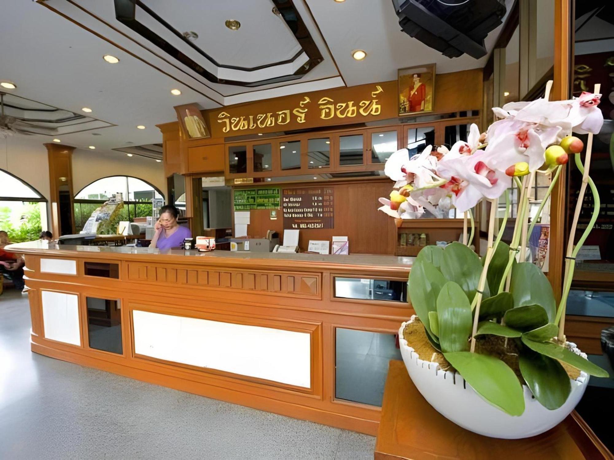 Super Oyo 1096 Winner Inn Hotel Chiang Mai Luaran gambar