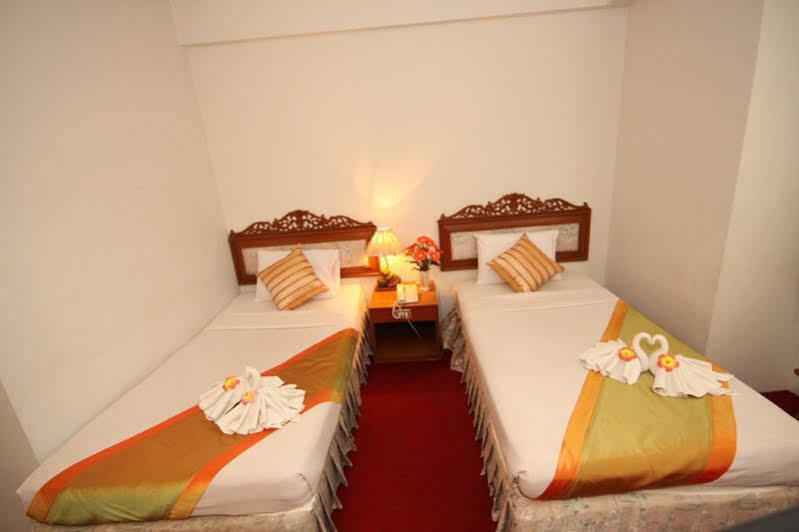 Super Oyo 1096 Winner Inn Hotel Chiang Mai Luaran gambar
